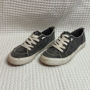 Jellypop women’s Charcoal Sneakers